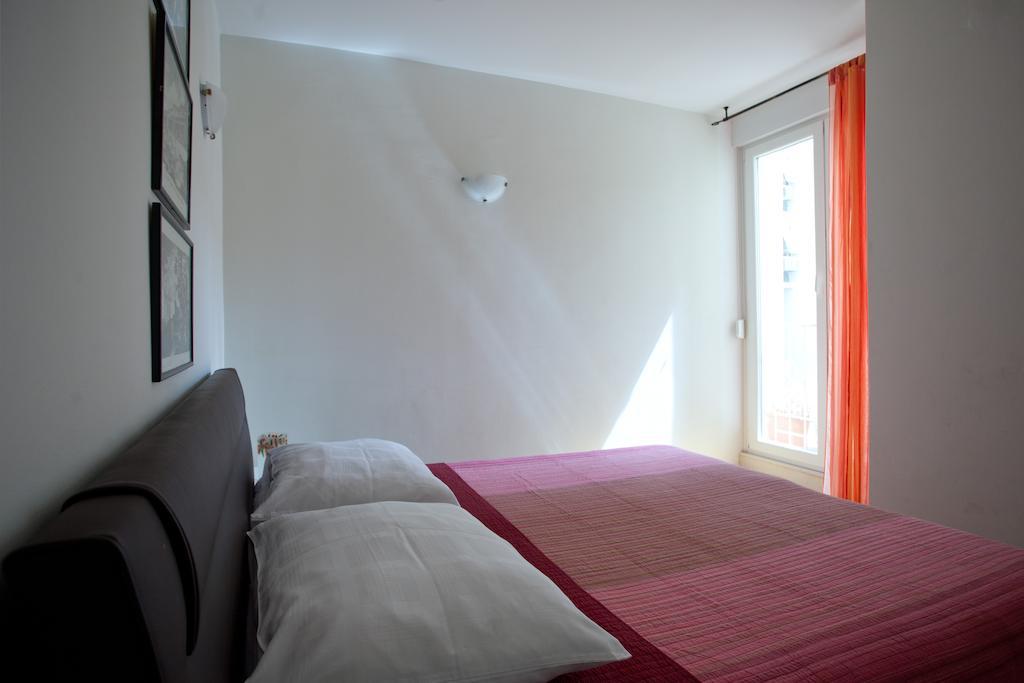 Ideal Location Split Apartments Room photo